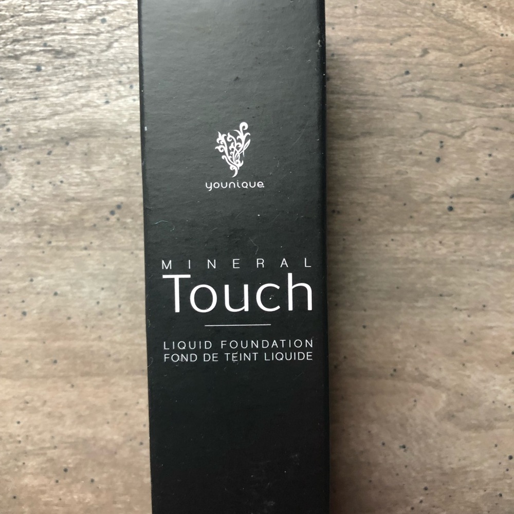 Younique Touch Liquid Foundation Taffeta NEW